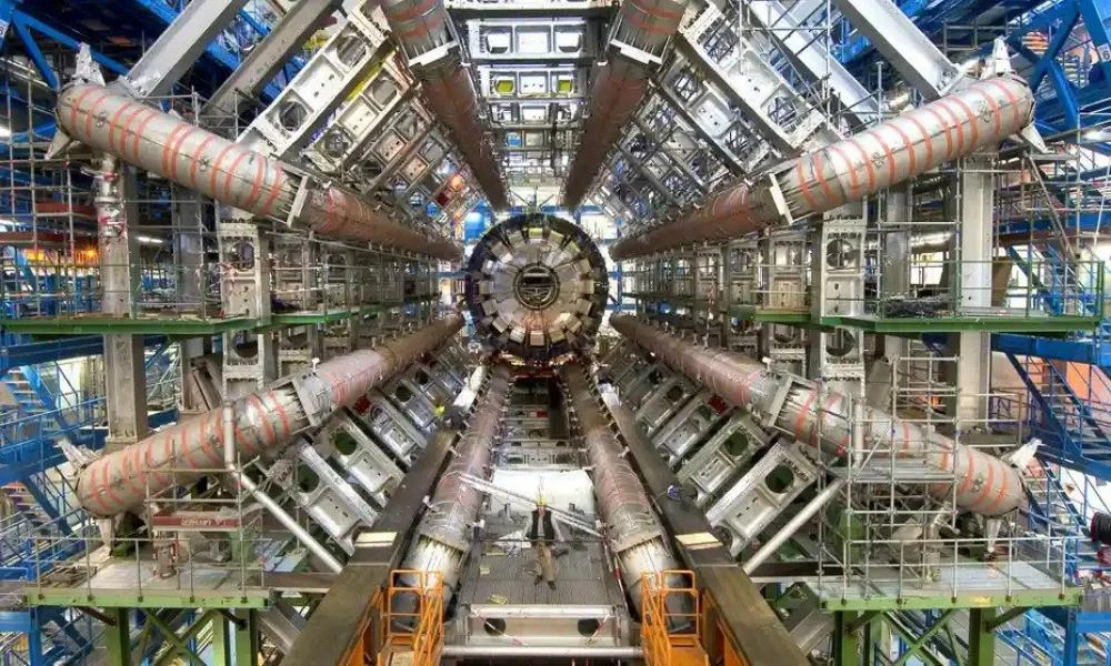 CERN: Επαναλειτουργεί ο μεγαλύτερος επιταχυντής στον κόσμο